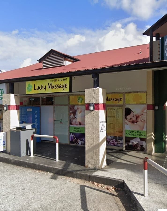 Lucky Massage & Waxing