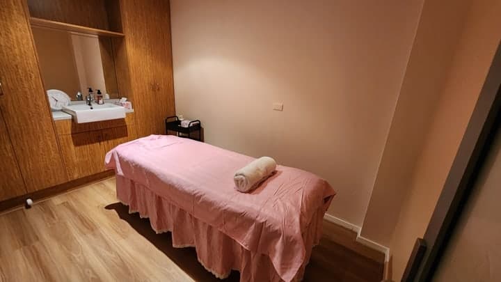 Jade Healing Massage
