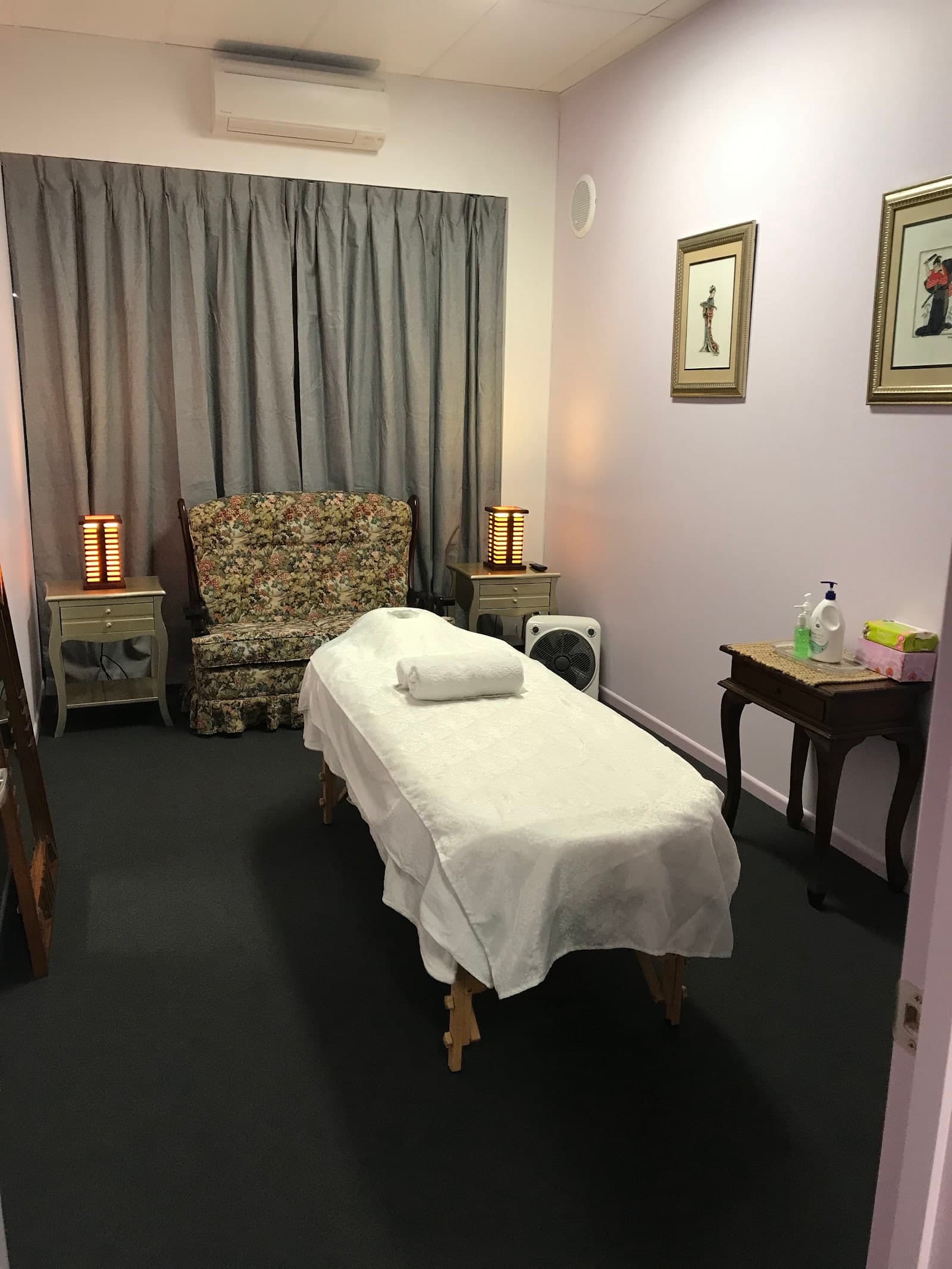 Oriental Crown Massage
